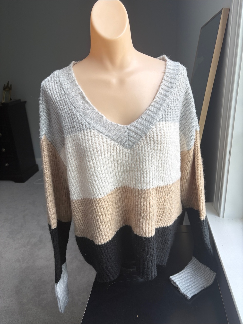 No Boundaries V-Neck Colorblock Sweater in Gray, White, Tan, and Black